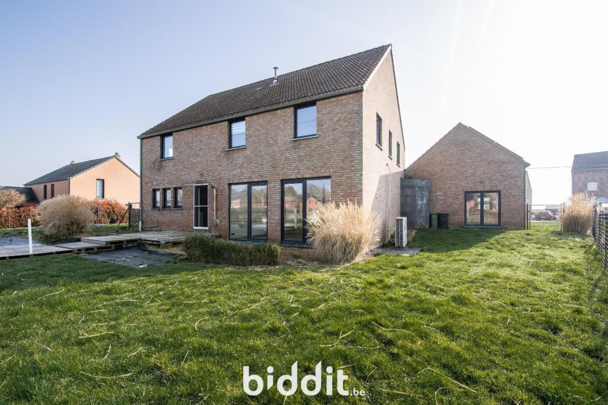 picture 2 of house 180881